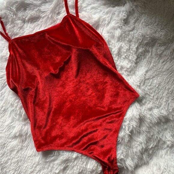 RED VELVET BODYSUIT - Picture 4 of 6